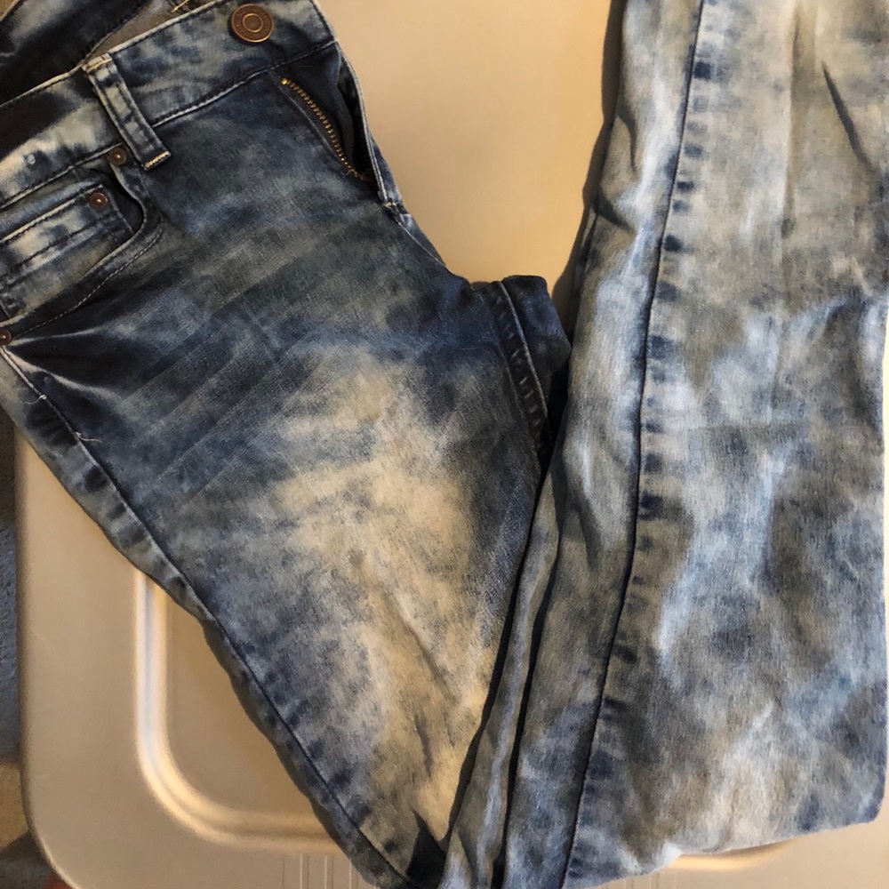 Acid wash jeans